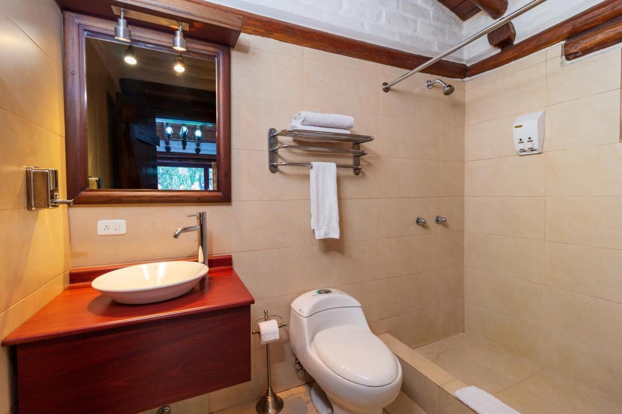 Hotel Ile Banos  Luaran gambar
